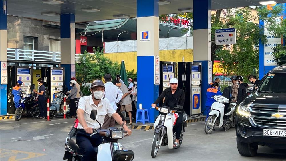 Bộ Tài chính tiếp tục đề nghị Bộ Công thương có ý kiến về việc điều chỉnh chi phí xăng dầu 